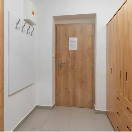 V Zelezne Rude U Sjezdovky S Vlastnim Parkovanim
